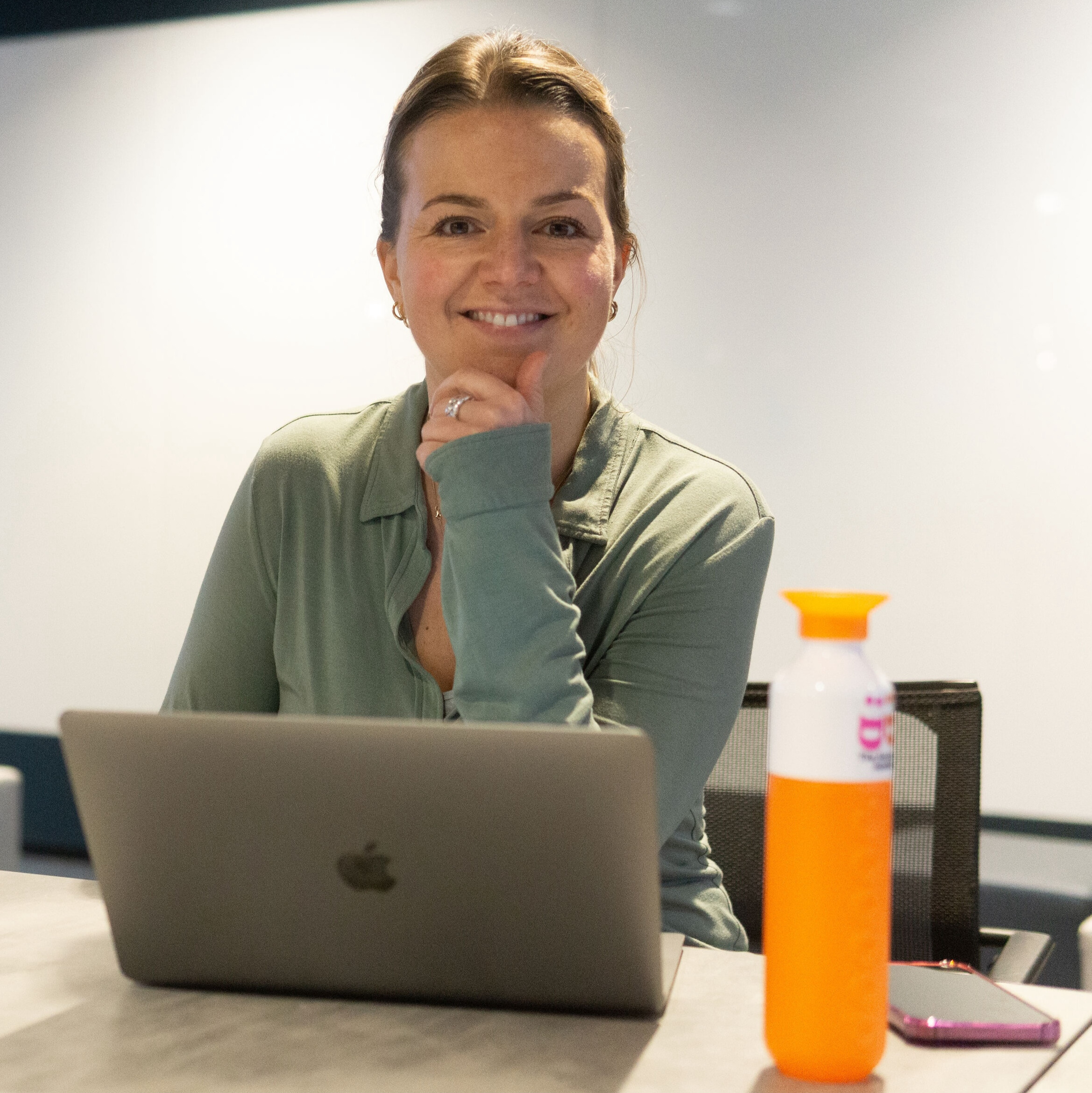 e806ad60-b12d-48b1-9ae3-e94d35f44aa6